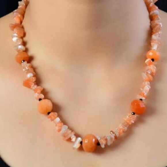 Peach Agate and Thai Black Spinel Necklace - Picture 1 of 16